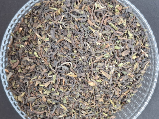darjeeling-first-flush-schwarzer-loser-tee